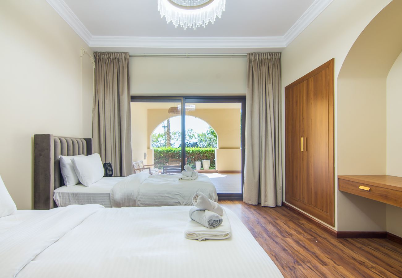 Apartment in Dubai - Luxury 2 BDR in Palm Jumeirah 