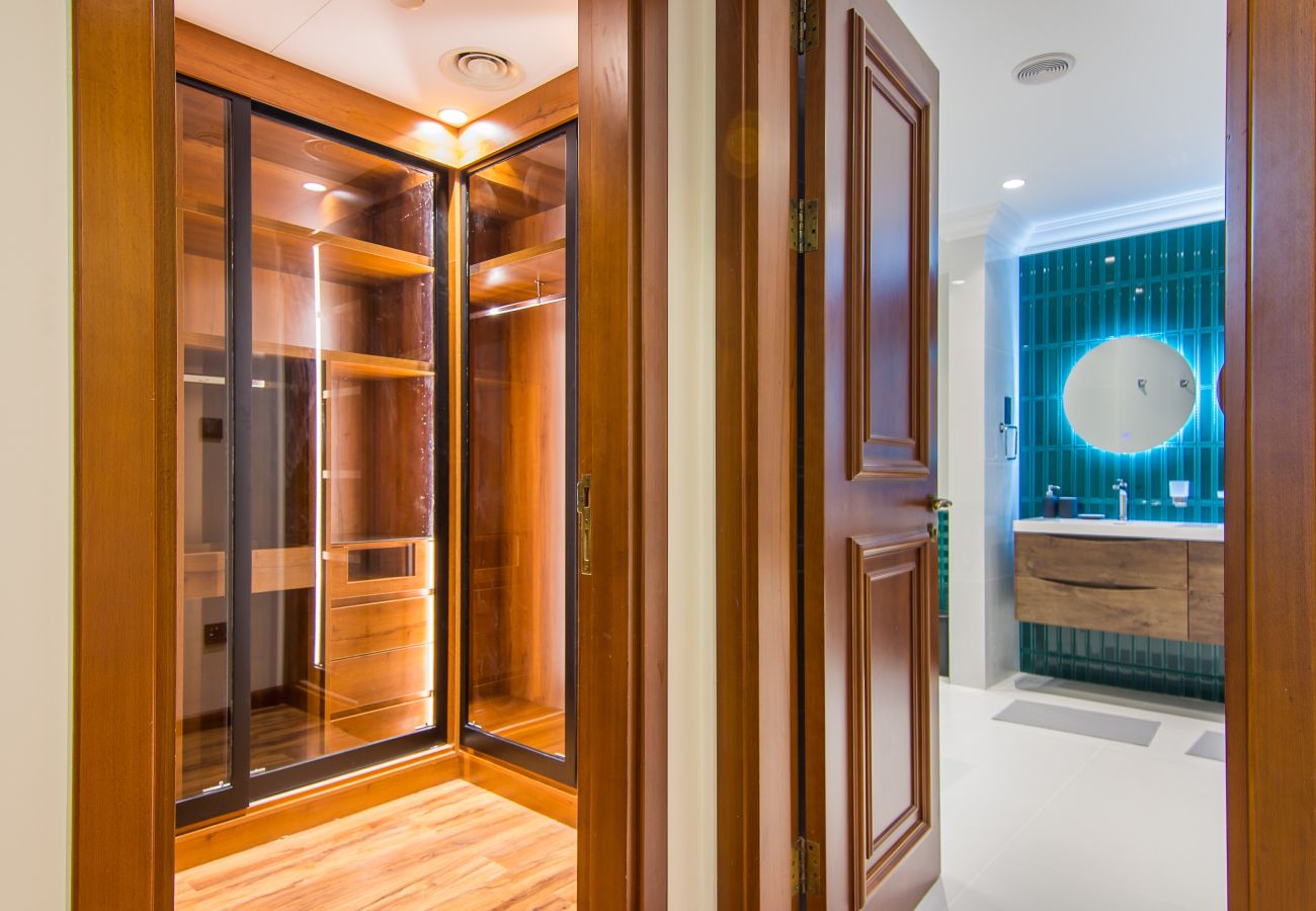 Apartment in Dubai - Luxury 2 BDR in Palm Jumeirah 