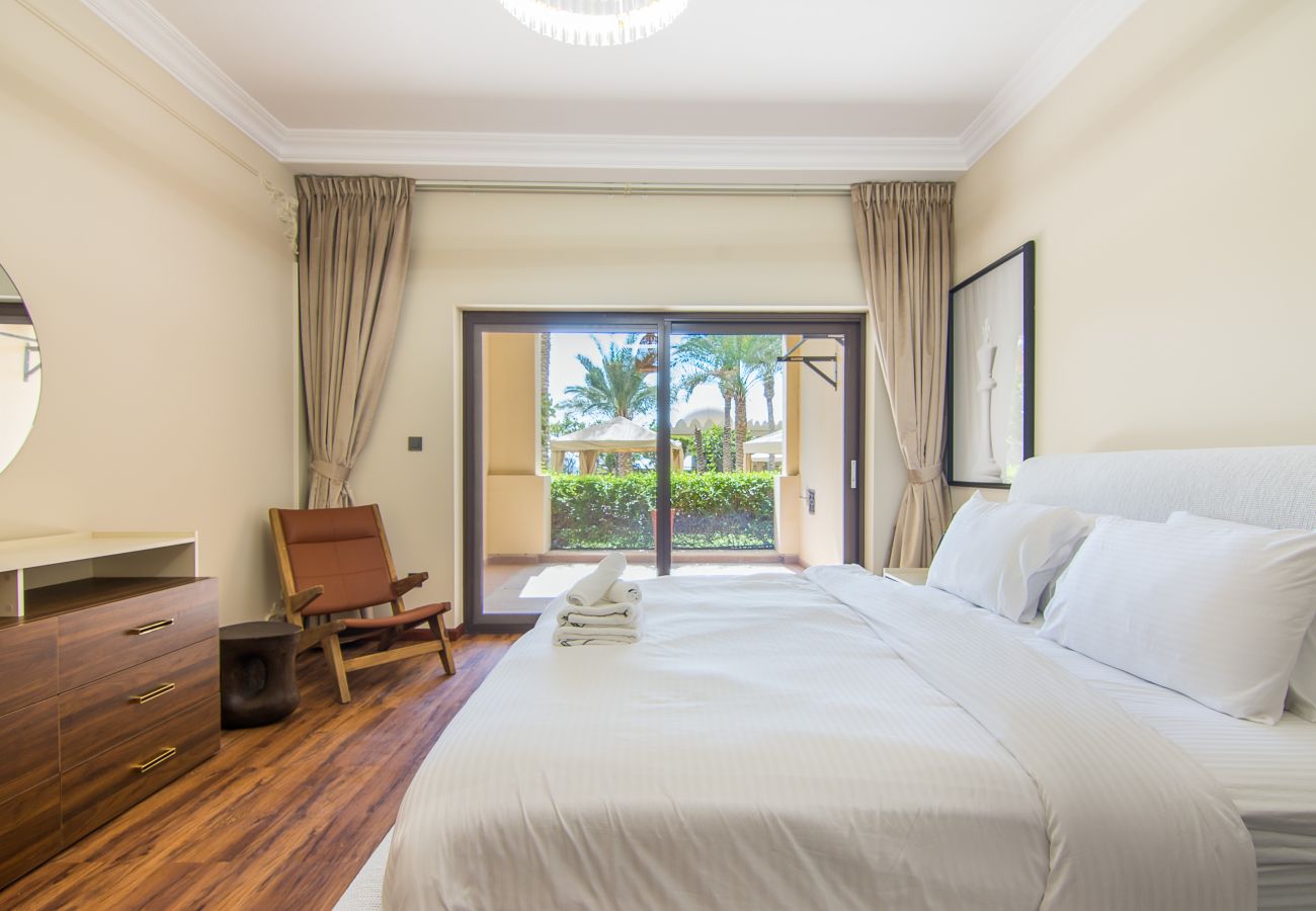 Apartment in Dubai - Luxury 2 BDR in Palm Jumeirah 