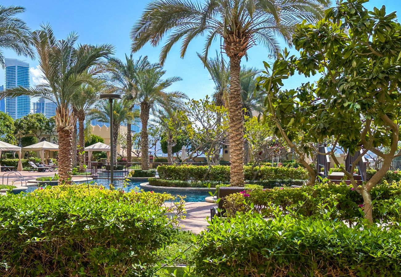 Apartment in Dubai - Luxury 2 BDR in Palm Jumeirah 
