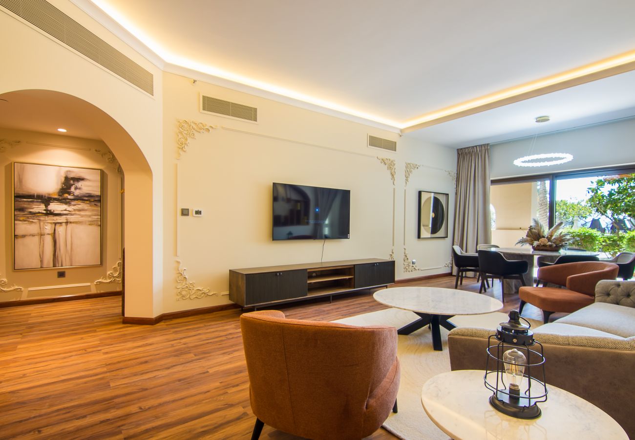 Apartment in Dubai - Luxury 2 BDR in Palm Jumeirah 