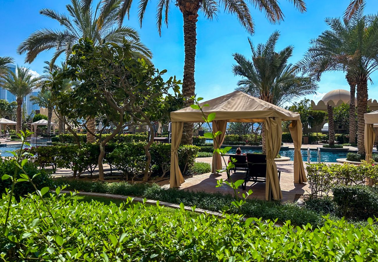 Apartment in Dubai - Luxury 2 BDR in Palm Jumeirah 