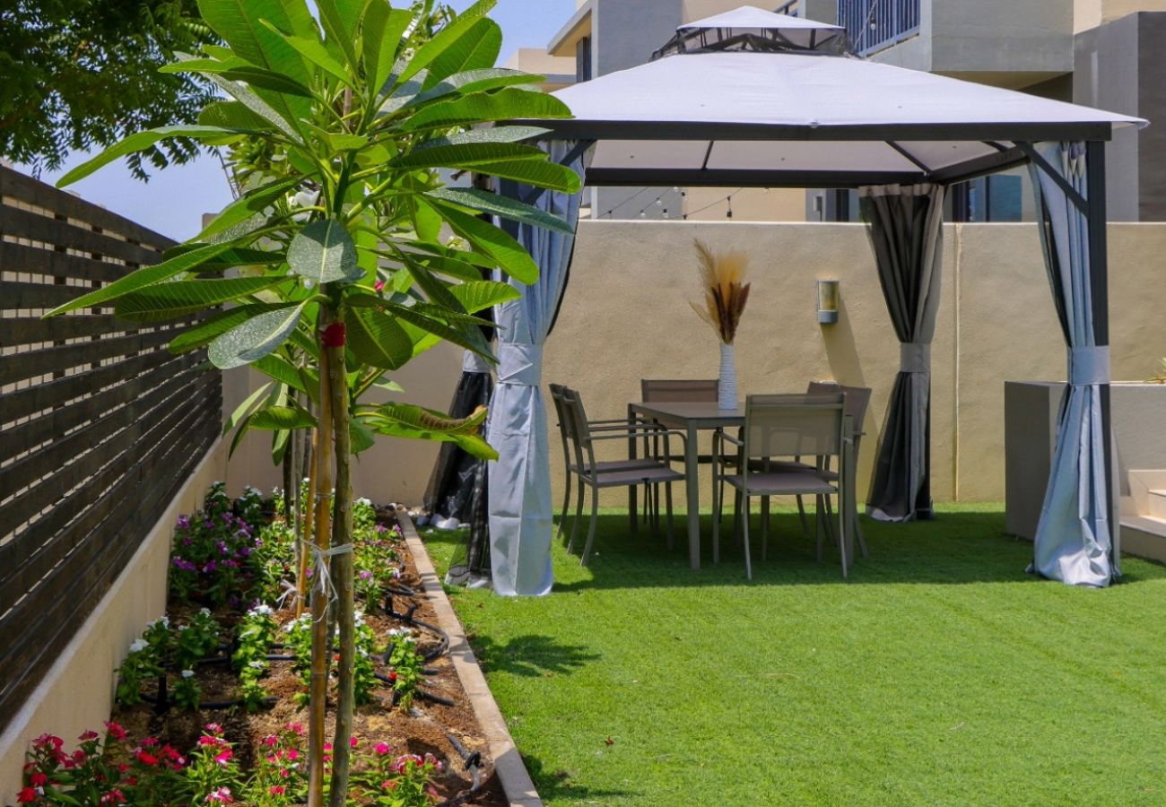 Villa in Dubai - 4BR + Maids Villa in Maple 2, Dubai Hills