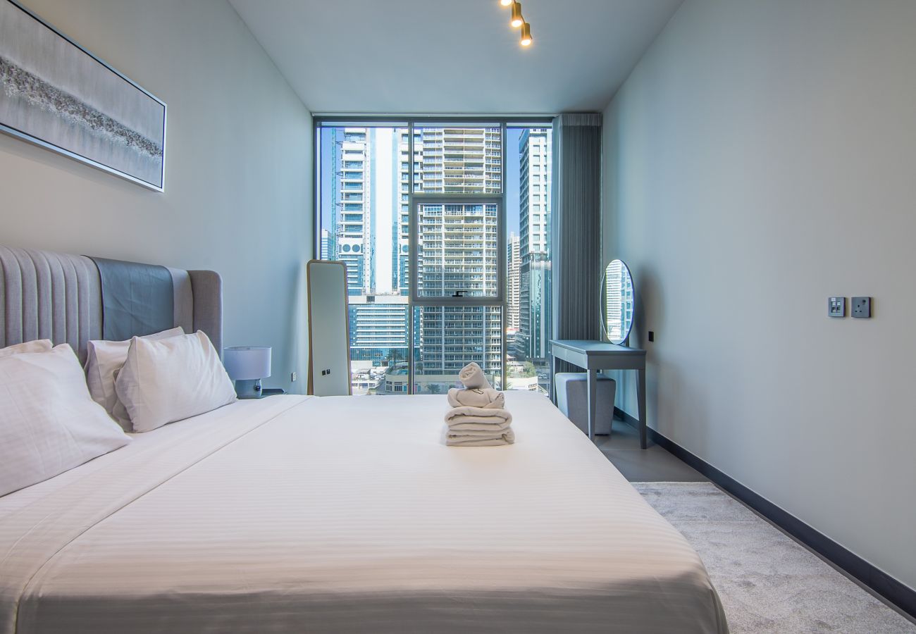 Apartment in Dubai - One Bedroom with Lake View 