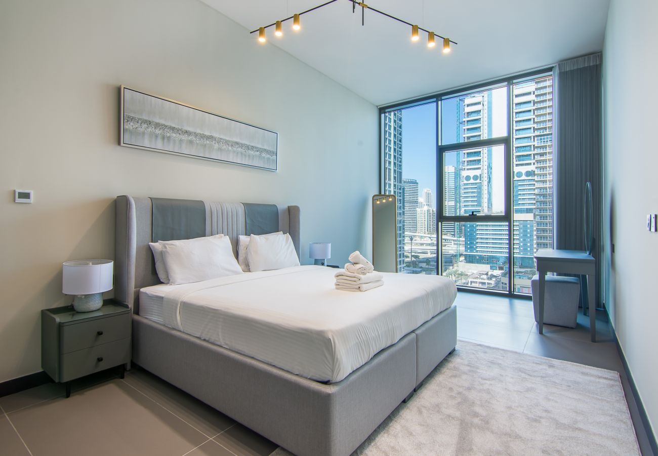Apartment in Dubai - One Bedroom with Lake View 