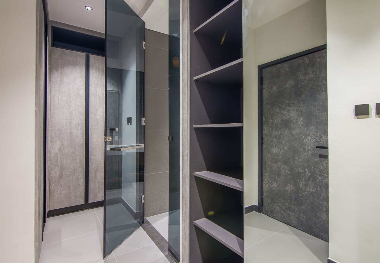 Apartment in Dubai - One Bedroom with Lake View 