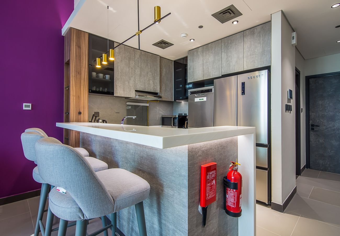Apartment in Dubai - One Bedroom with Lake View 