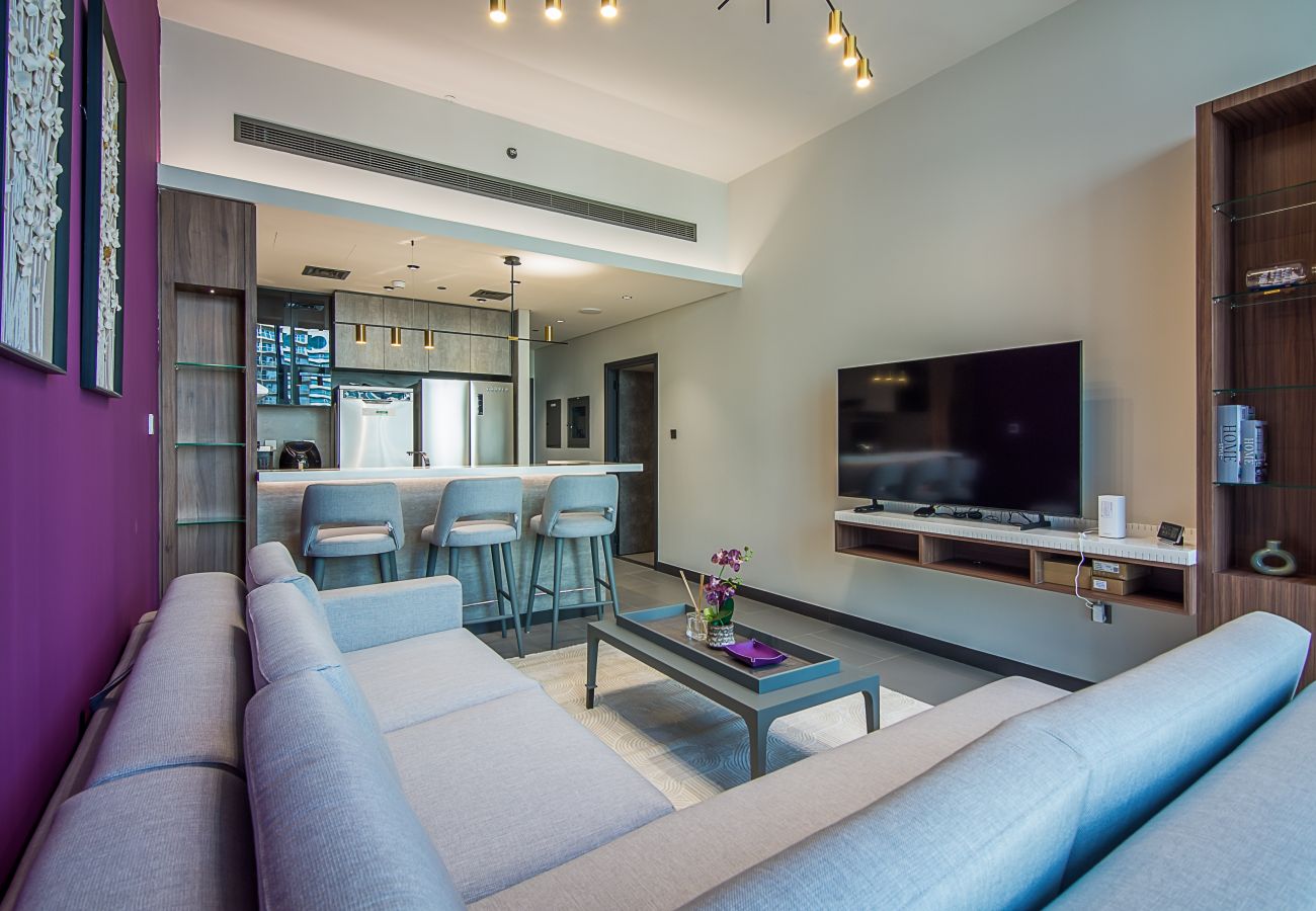 Apartment in Dubai - One Bedroom with Lake View 