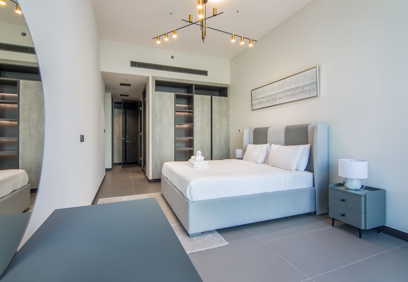 Apartment in Dubai - One Bedroom with Lake View 