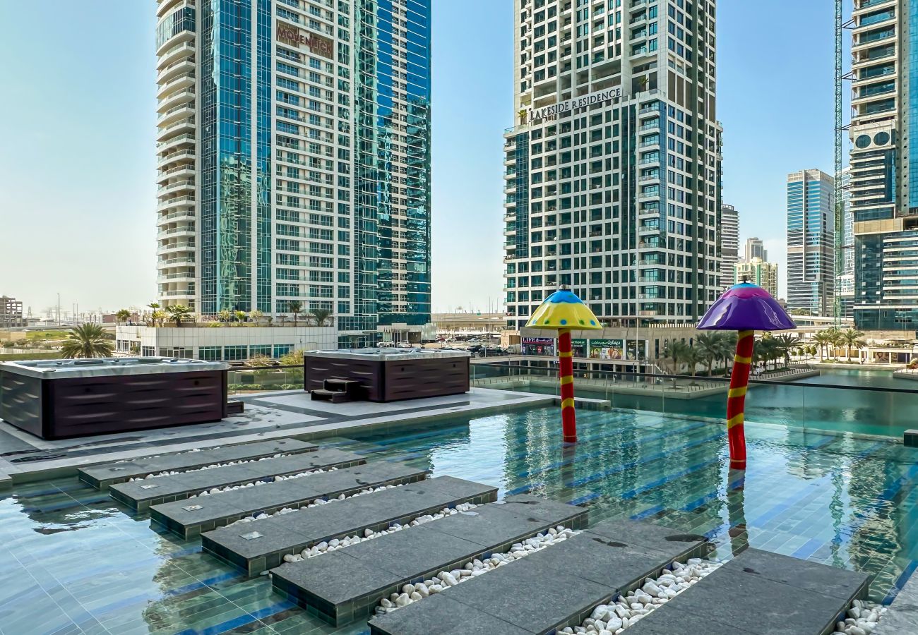 Apartment in Dubai - One Bedroom with Lake View 