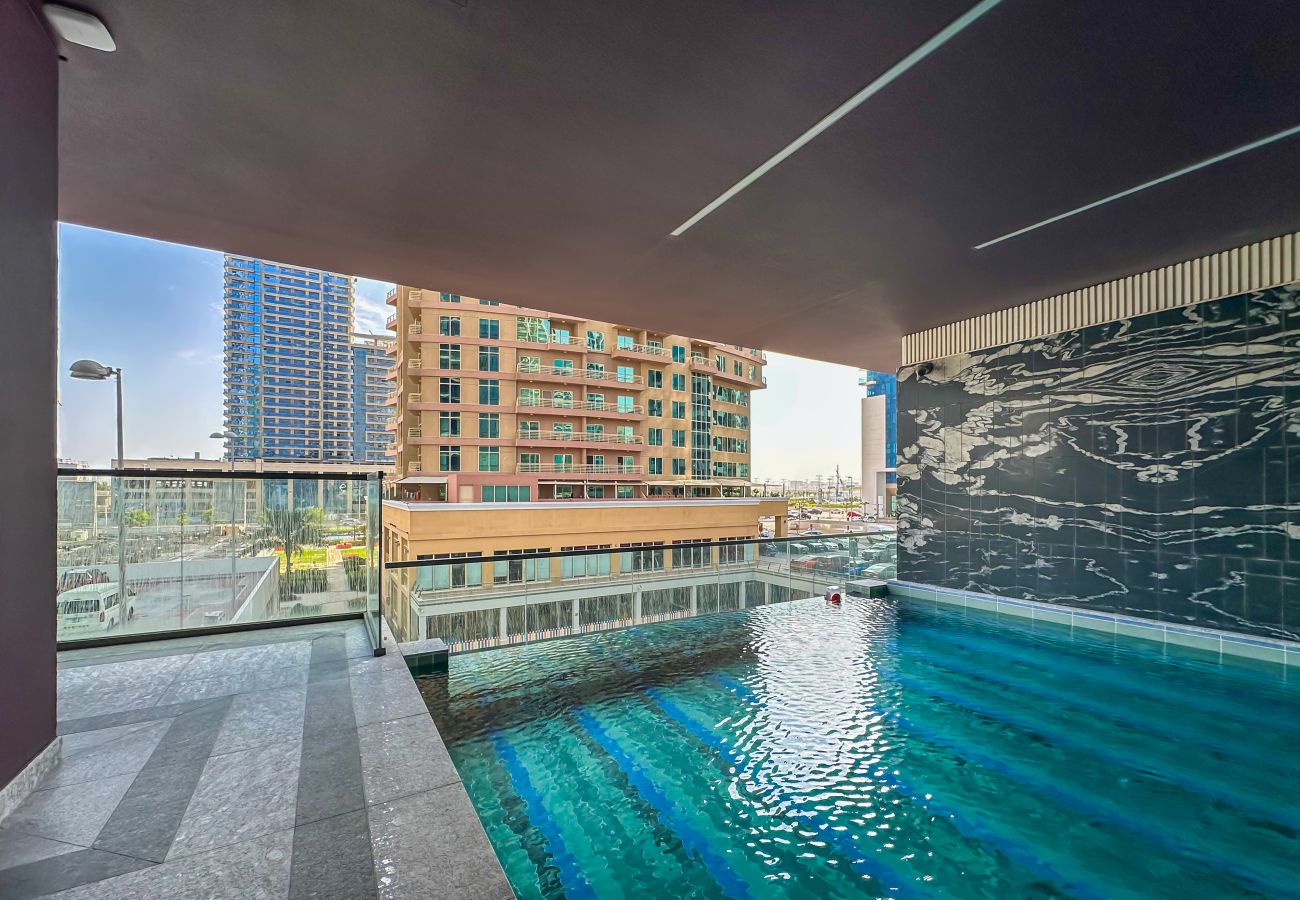 Apartment in Dubai - One Bedroom with Lake View 
