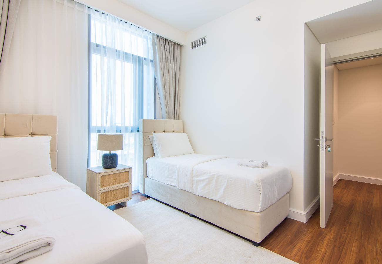 Apartment in Dubai - Stylish 2BR in Creek Crescent, Creek Harbour
