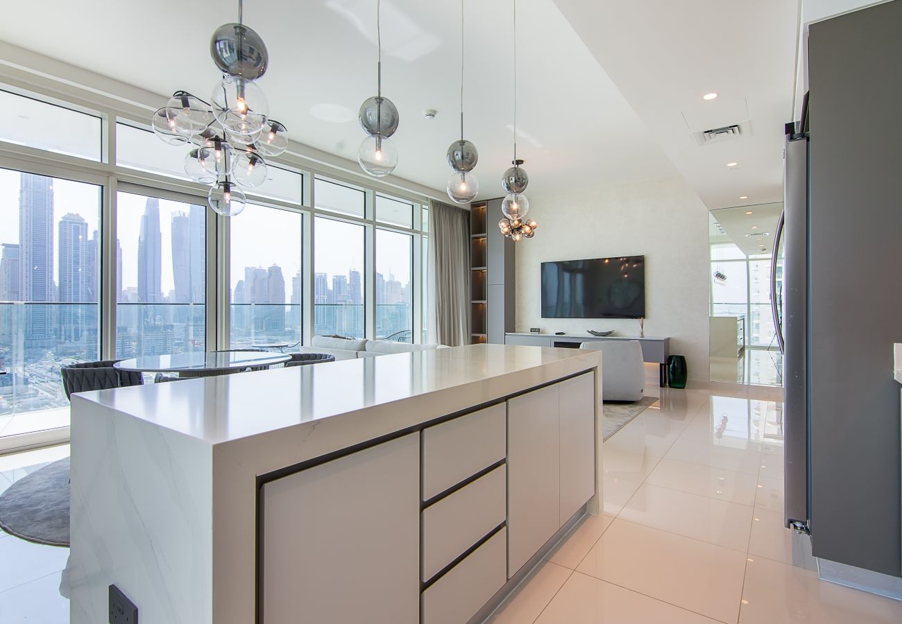 Apartment in Dubai - Luxury 3 Bedroom + Maid’s Room Apartment | Sunrise Bay Tower 1, Emaar Beachfront