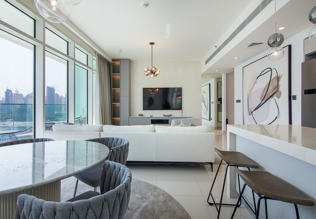 Apartment in Dubai - Luxury 3 Bedroom + Maid’s Room Apartment | Sunrise Bay Tower 1, Emaar Beachfront