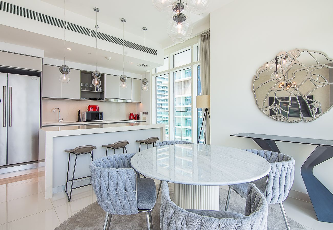 Apartment in Dubai - Luxury 3 Bedroom + Maid’s Room Apartment | Sunrise Bay Tower 1, Emaar Beachfront