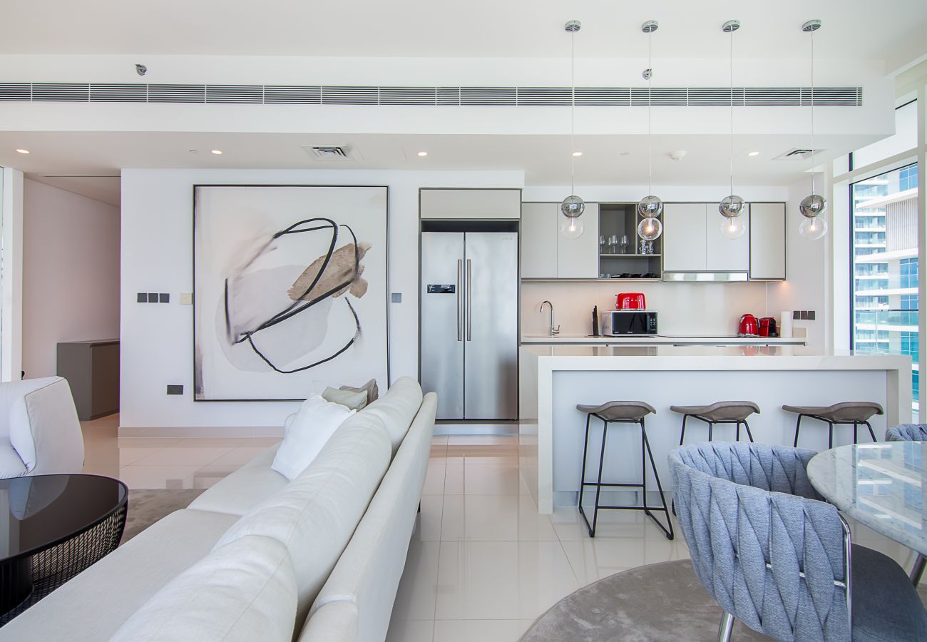 Apartment in Dubai - Luxury 3 Bedroom + Maid’s Room Apartment | Sunrise Bay Tower 1, Emaar Beachfront