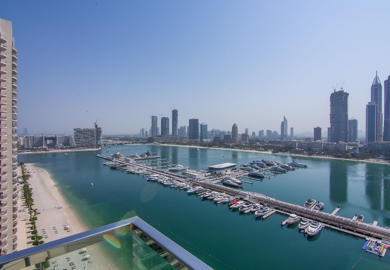 Apartment in Dubai - Luxury 3 Bedroom + Maid’s Room Apartment | Sunrise Bay Tower 1, Emaar Beachfront