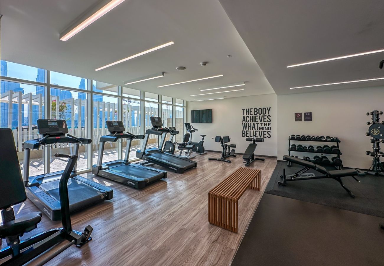 Apartment in Dubai - Luxury 3 Bedroom + Maid’s Room Apartment | Sunrise Bay Tower 1, Emaar Beachfront