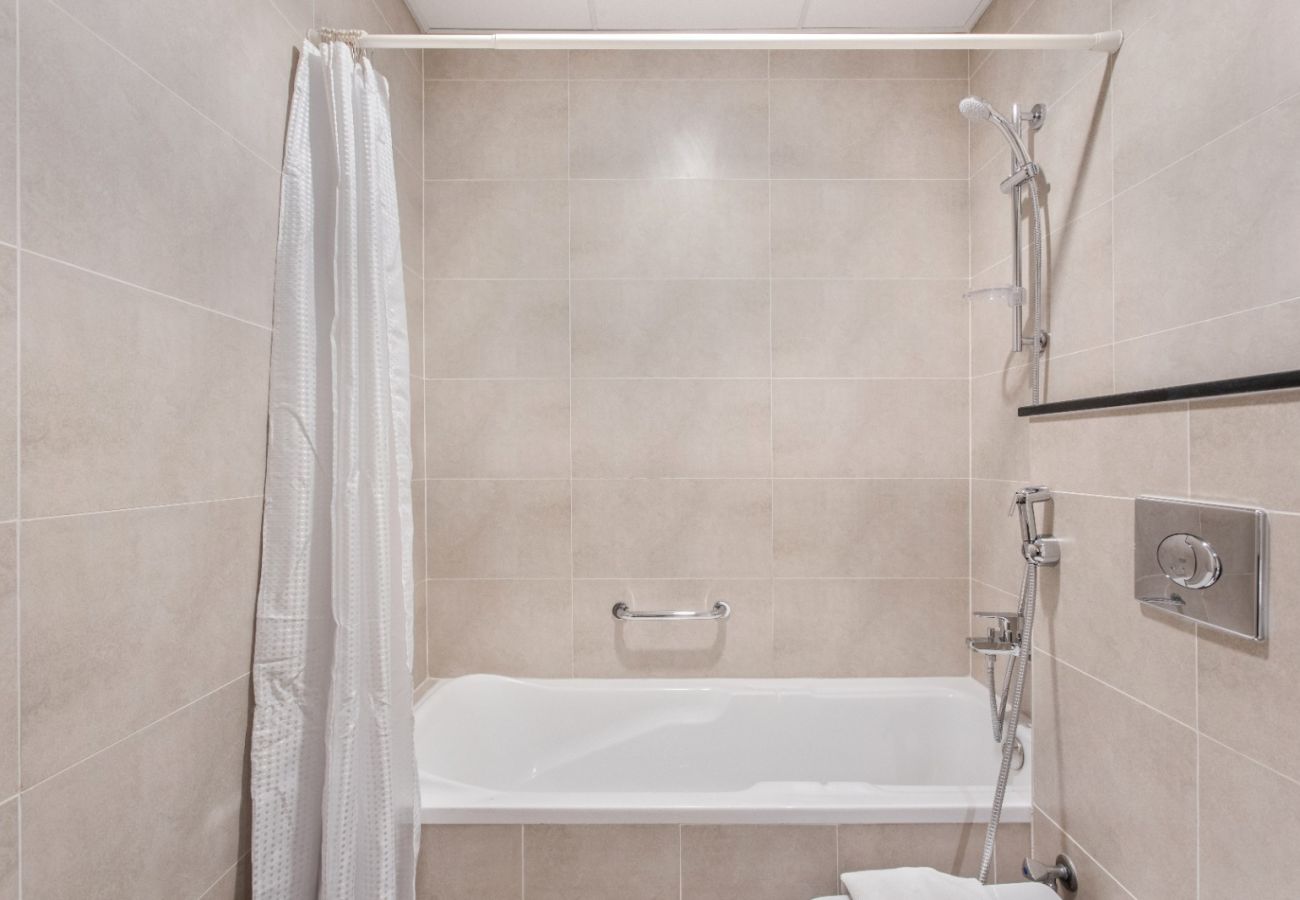 Studio in Dubai - Cozy Studio in Carson  A, Damac Hills