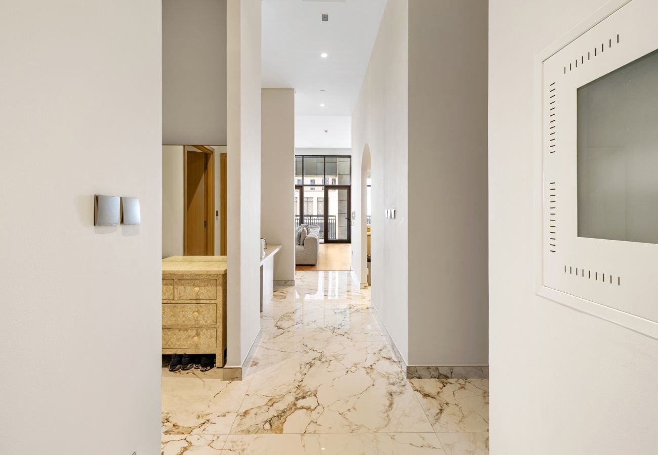 Apartment in Dubai - Spacious 4-Bedroom Loft Duplex Apartment with Balcony, Terrace & Maid’s Room | Creekside, Dubai Creek Harbour
