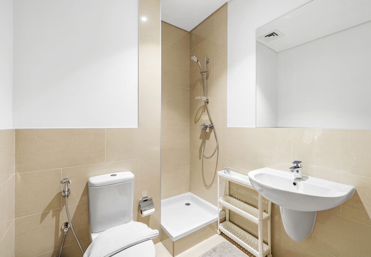 Apartment in Dubai - Spacious 4-Bedroom Loft Duplex Apartment with Balcony, Terrace & Maid’s Room | Creekside, Dubai Creek Harbour