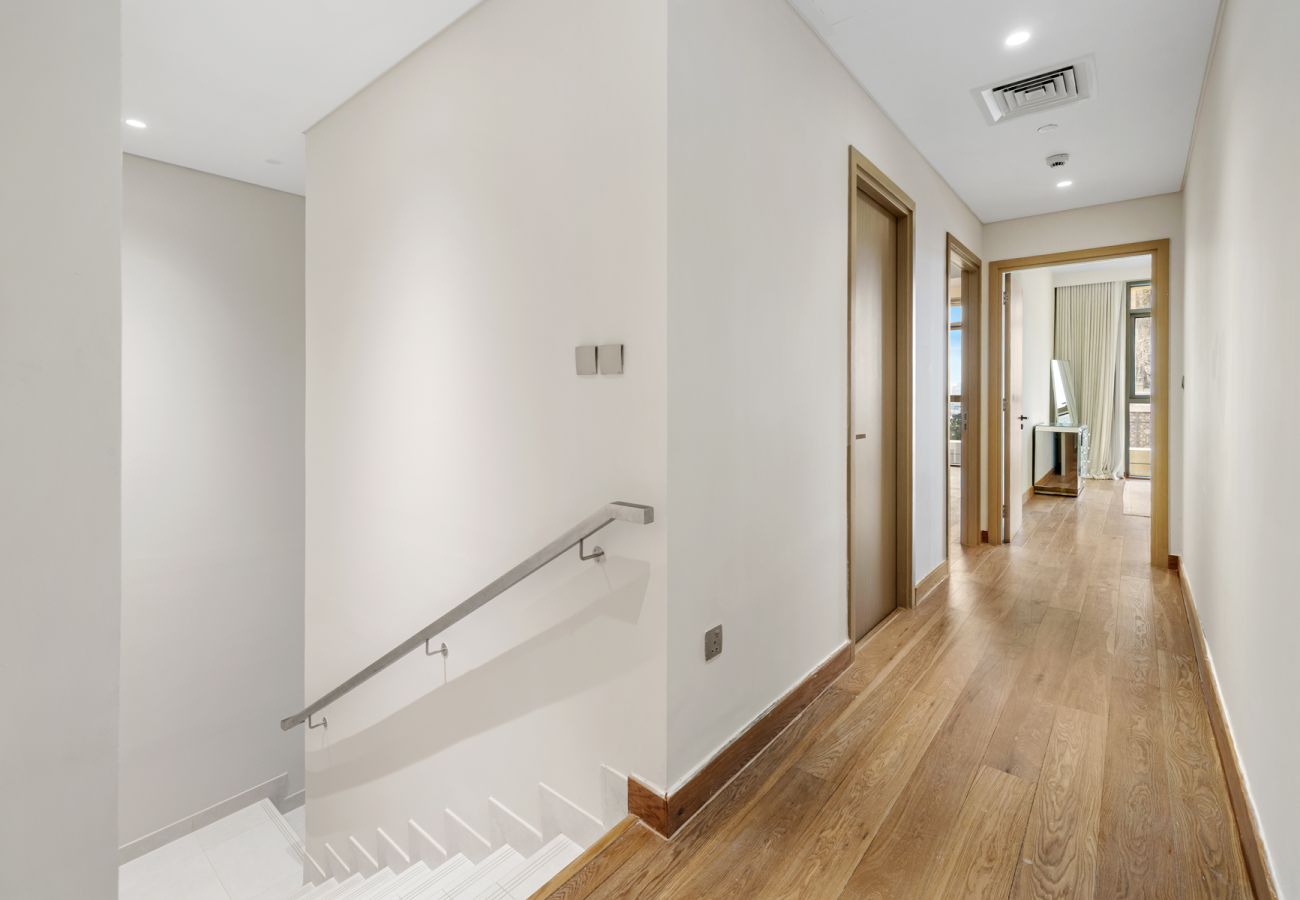 Apartment in Dubai - Spacious 4-Bedroom Loft Duplex Apartment with Balcony, Terrace & Maid’s Room | Creekside, Dubai Creek Harbour