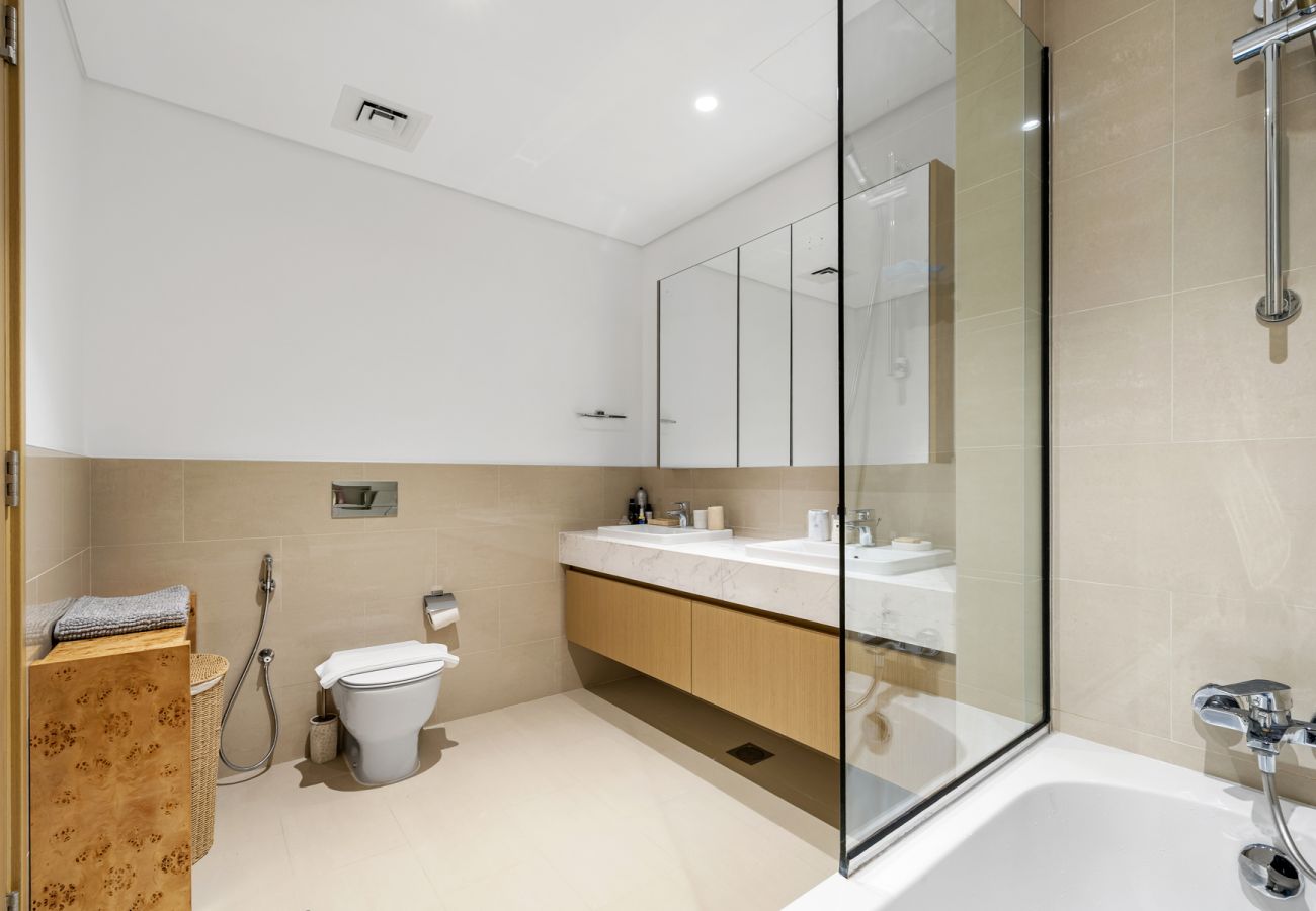 Apartment in Dubai - Spacious 4-Bedroom Loft Duplex Apartment with Balcony, Terrace & Maid’s Room | Creekside, Dubai Creek Harbour