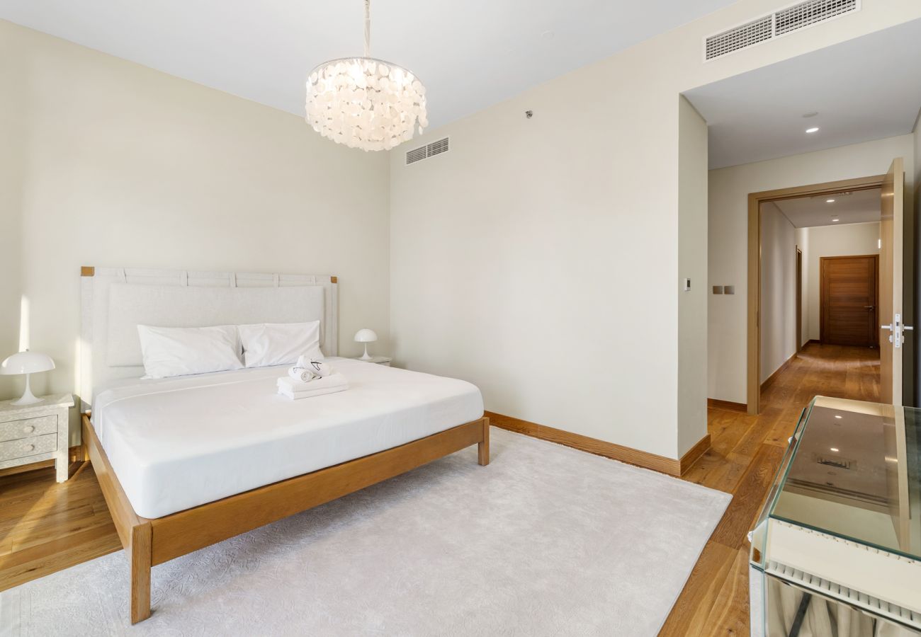 Apartment in Dubai - Spacious 4-Bedroom Loft Duplex Apartment with Balcony, Terrace & Maid’s Room | Creekside, Dubai Creek Harbour