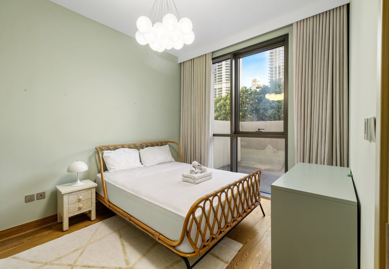 Apartment in Dubai - Spacious 4-Bedroom Loft Duplex Apartment with Balcony, Terrace & Maid’s Room | Creekside, Dubai Creek Harbour
