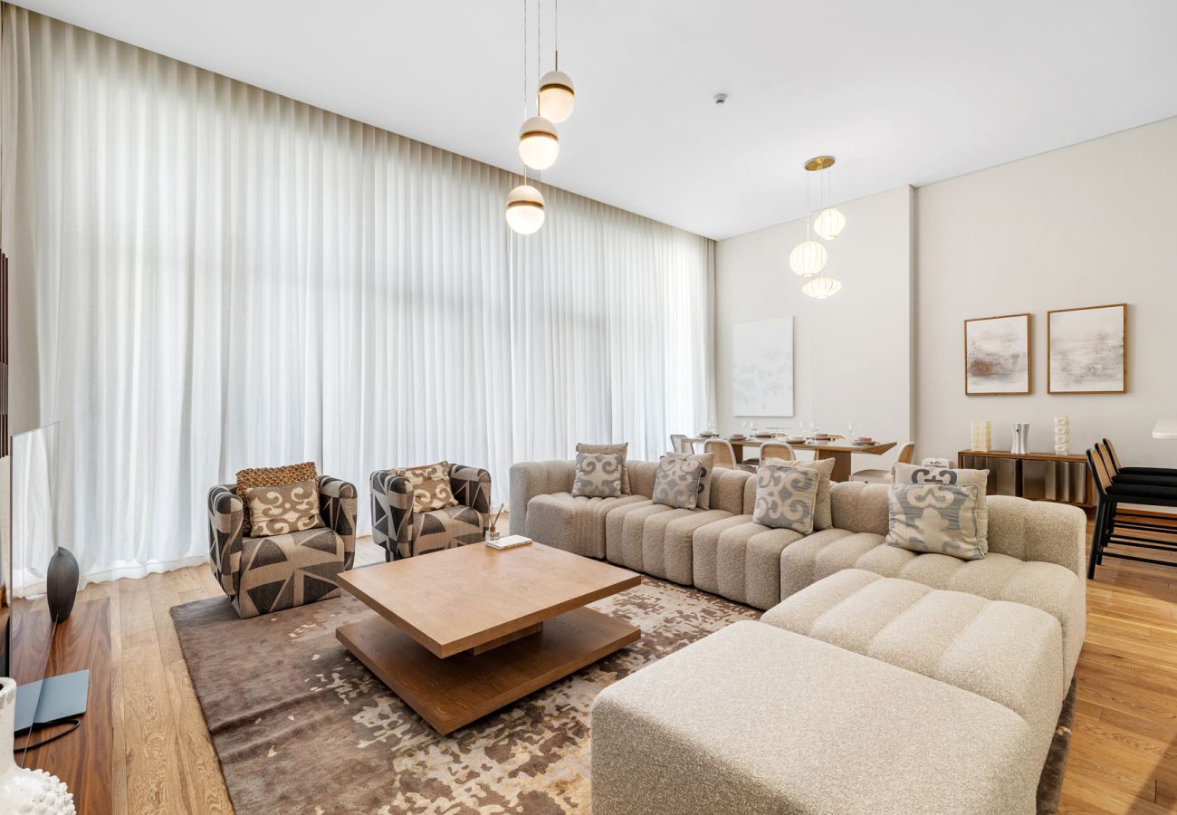 Apartment in Dubai - Spacious 4-Bedroom Loft Duplex Apartment with Balcony, Terrace & Maid’s Room | Creekside, Dubai Creek Harbour
