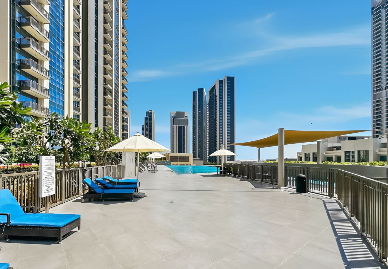 Apartment in Dubai - Spacious 4-Bedroom Loft Duplex Apartment with Balcony, Terrace & Maid’s Room | Creekside, Dubai Creek Harbour