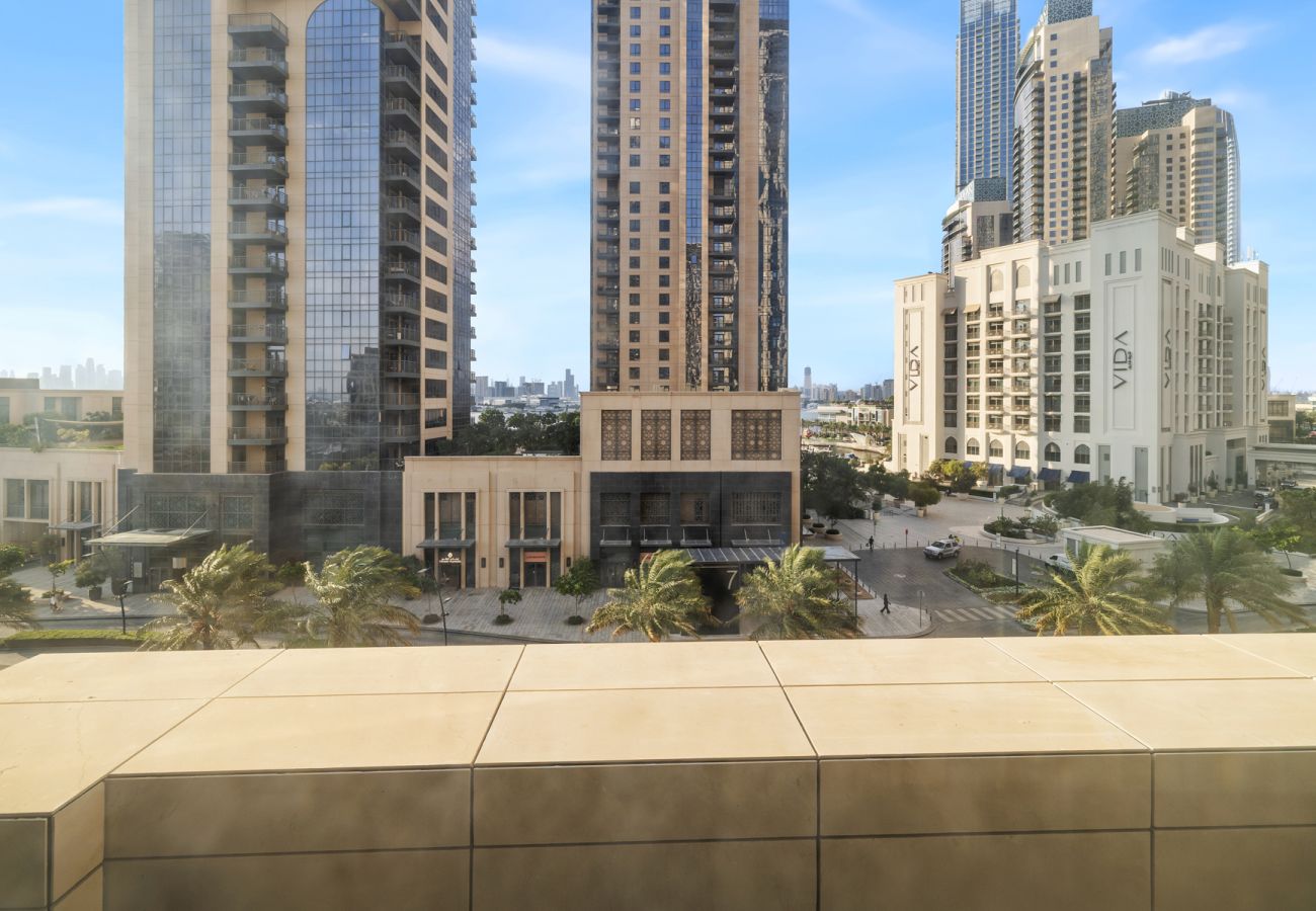 Apartment in Dubai - Spacious 4-Bedroom Loft Duplex Apartment with Balcony, Terrace & Maid’s Room | Creekside, Dubai Creek Harbour