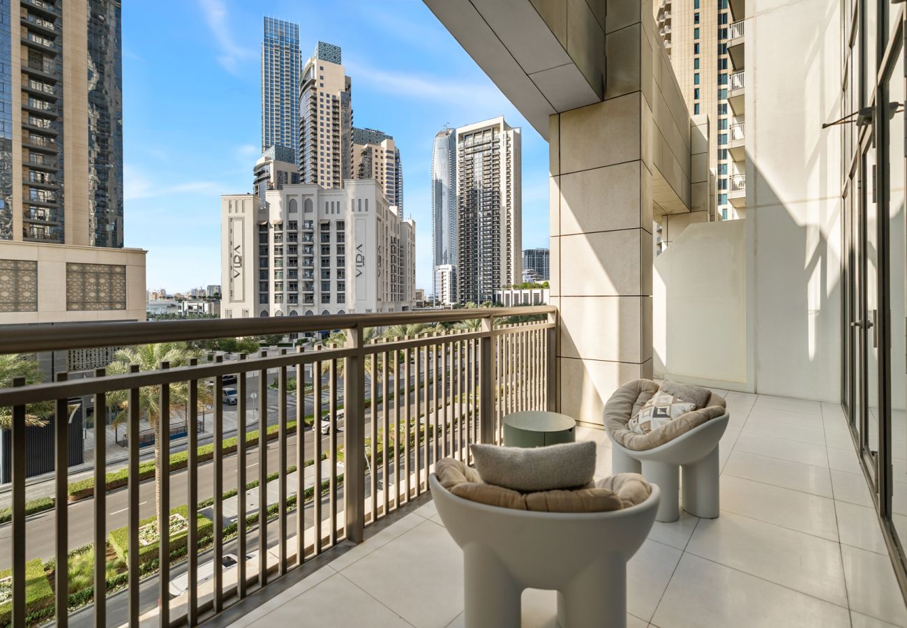Apartment in Dubai - Spacious 4-Bedroom Loft Duplex Apartment with Balcony, Terrace & Maid’s Room | Creekside, Dubai Creek Harbour