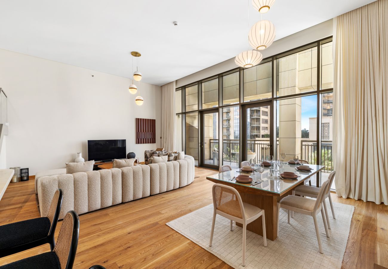 Apartment in Dubai - Spacious 4-Bedroom Loft Duplex Apartment with Balcony, Terrace & Maid’s Room | Creekside, Dubai Creek Harbour