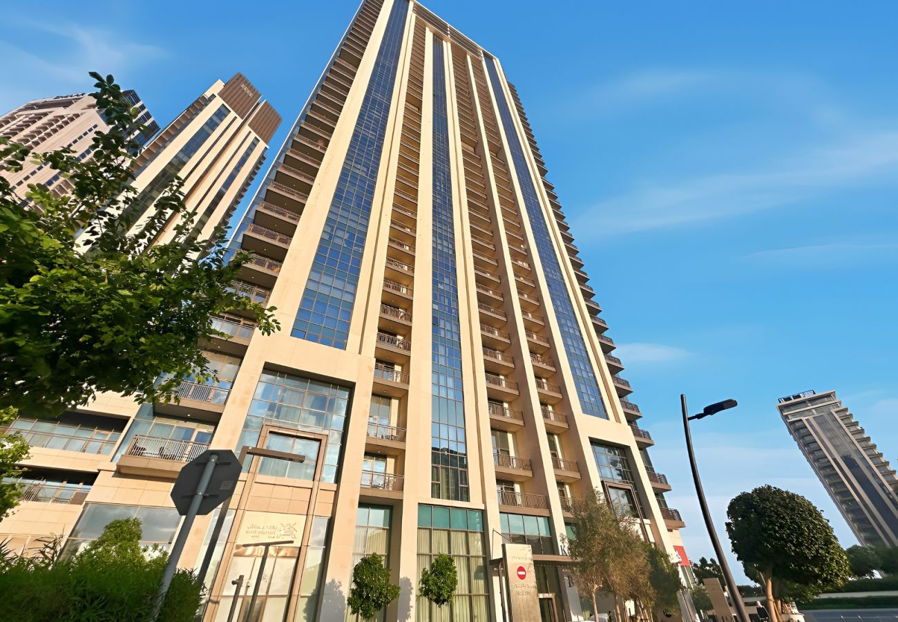 Apartment in Dubai - Spacious 4-Bedroom Loft Duplex Apartment with Balcony, Terrace & Maid’s Room | Creekside, Dubai Creek Harbour