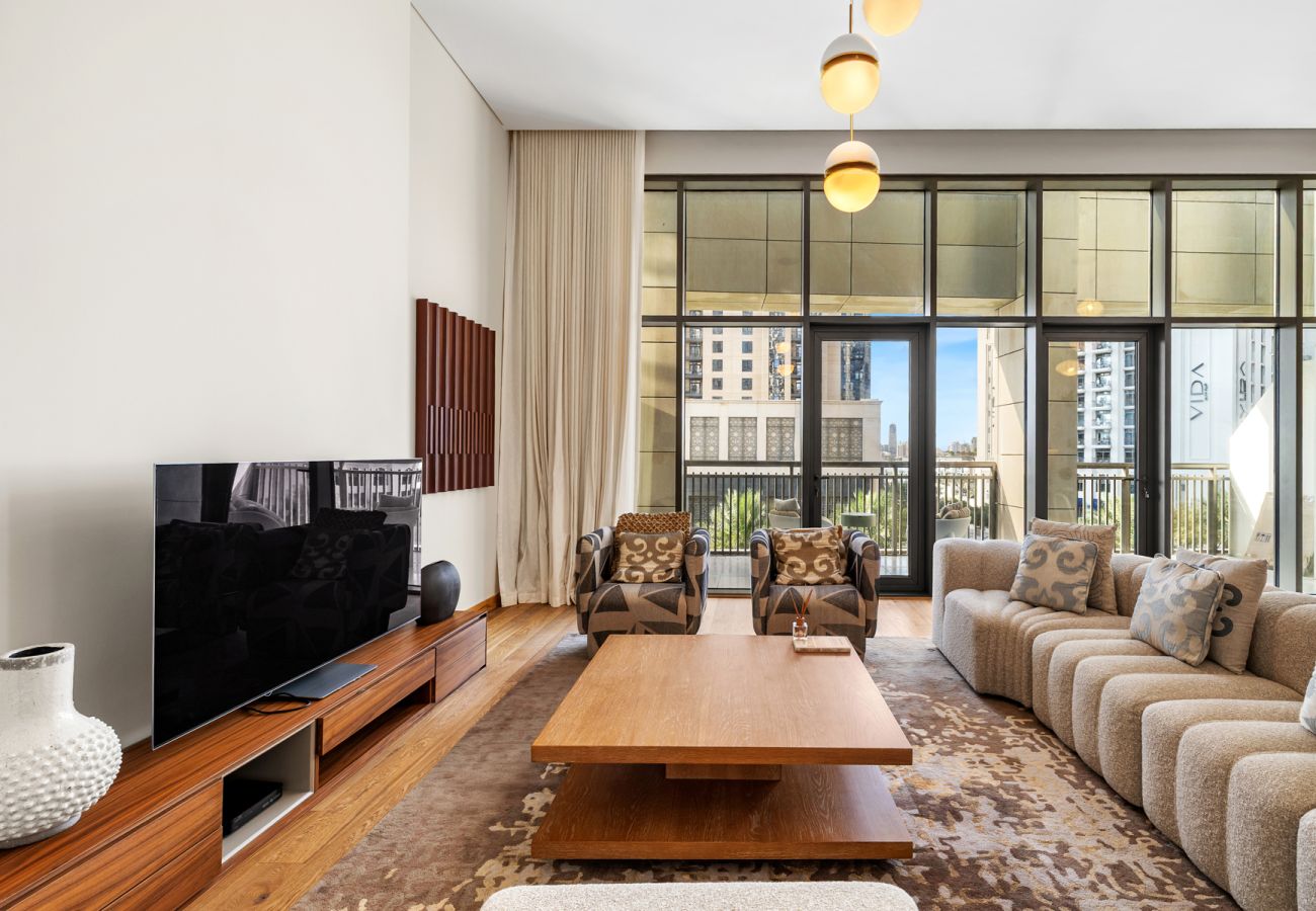 Apartment in Dubai - Spacious 4-Bedroom Loft Duplex Apartment with Balcony, Terrace & Maid’s Room | Creekside, Dubai Creek Harbour