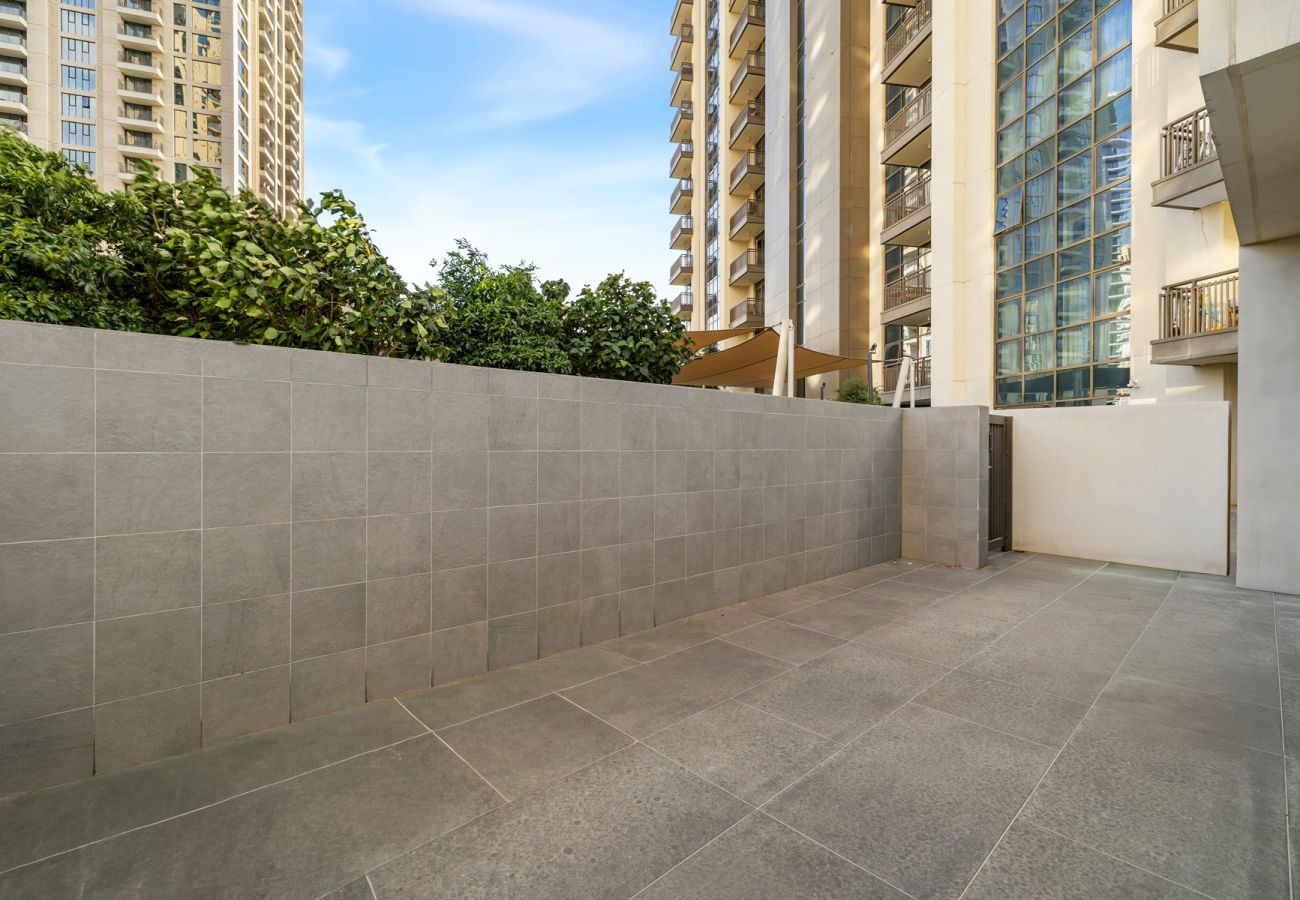 Apartment in Dubai - Spacious 4-Bedroom Loft Duplex Apartment with Balcony, Terrace & Maid’s Room | Creekside, Dubai Creek Harbour