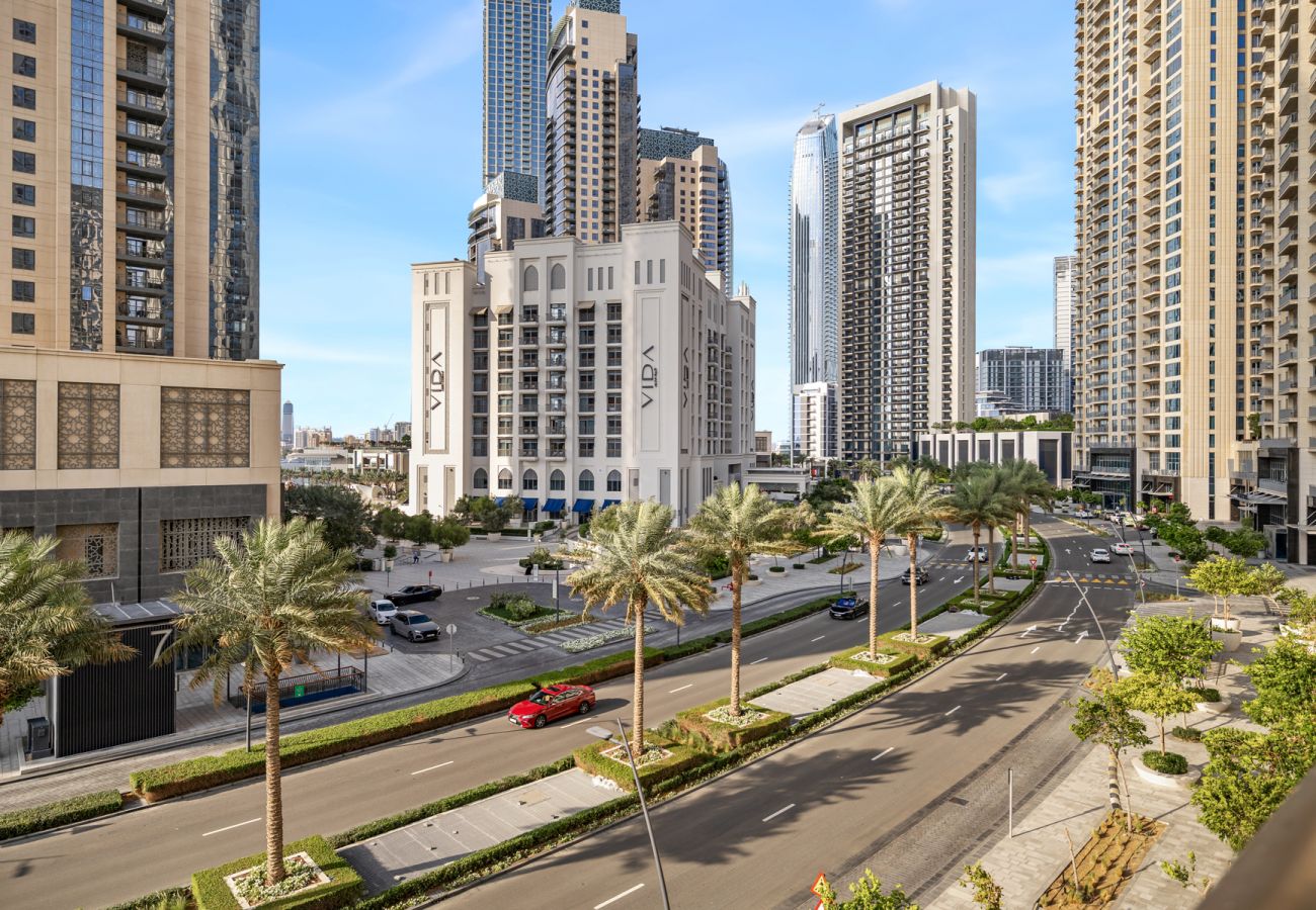 Apartment in Dubai - Spacious 4-Bedroom Loft Duplex Apartment with Balcony, Terrace & Maid’s Room | Creekside, Dubai Creek Harbour