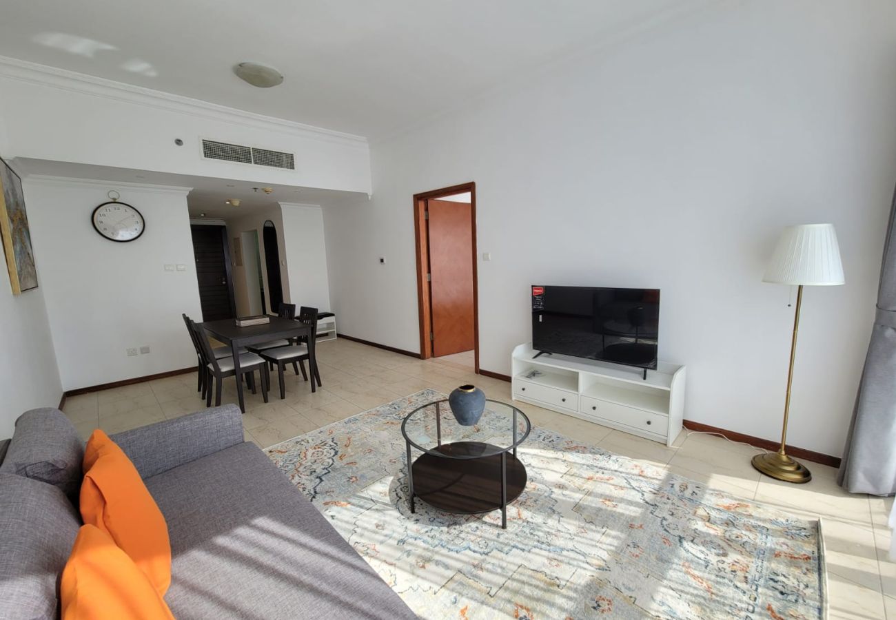 Apartment in Dubai - Spacious 1-Bedroom at MAG 214, JLT