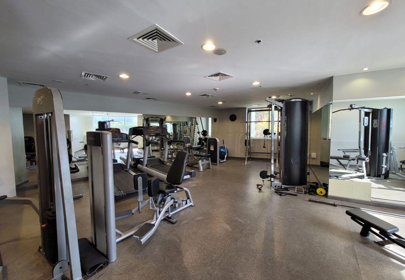 Apartment in Dubai - Spacious 1-Bedroom at MAG 214, JLT