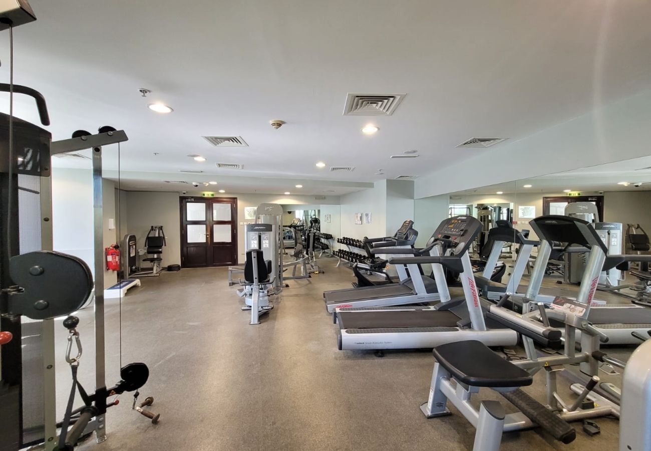Apartment in Dubai - Spacious 1-Bedroom at MAG 214, JLT