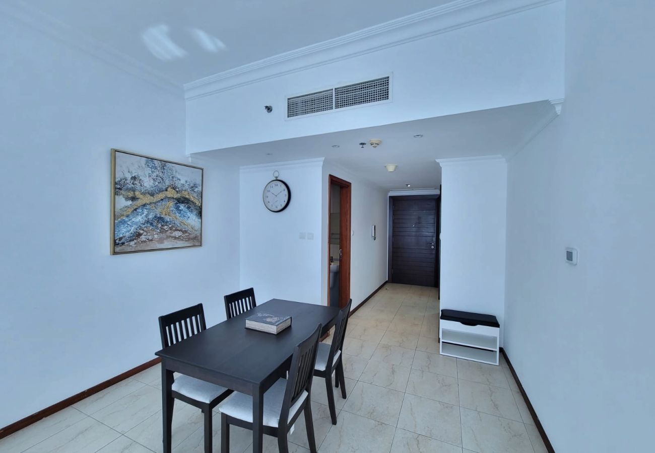 Apartment in Dubai - Spacious 1-Bedroom at MAG 214, JLT