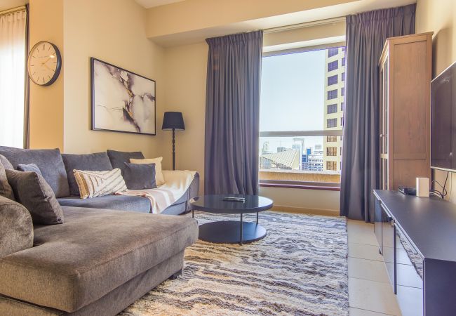 Apartment in Dubai - Bright 2BR in Shams 4, JBR – Steps from the Beach