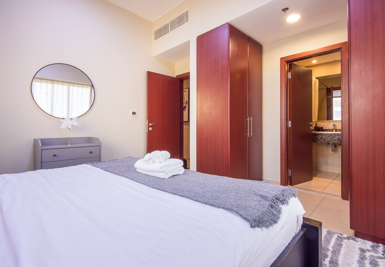 Apartment in Dubai - Bright 2BR in Shams 4, JBR – Steps from the Beach
