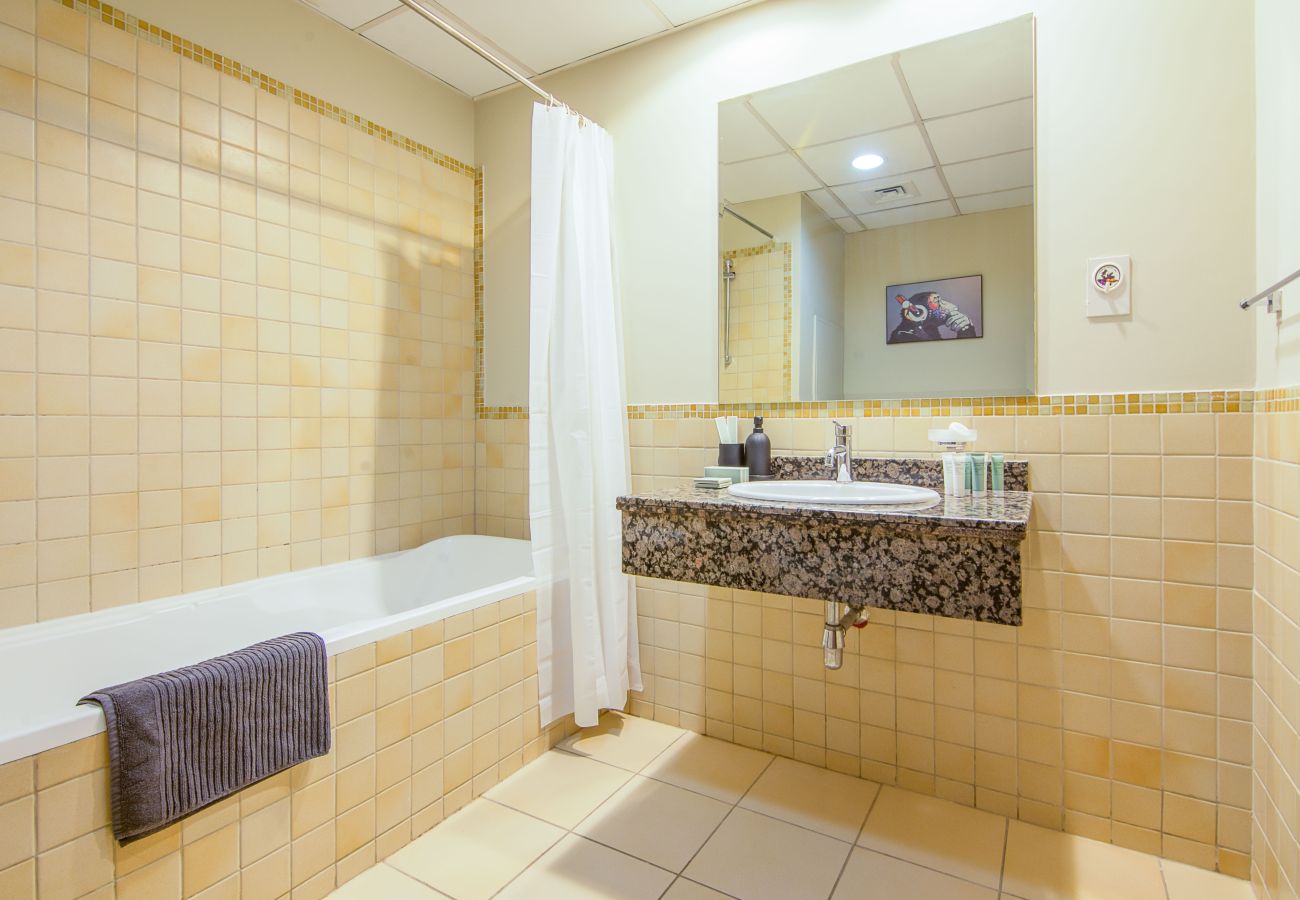 Apartment in Dubai - Bright 2BR in Shams 4, JBR – Steps from the Beach