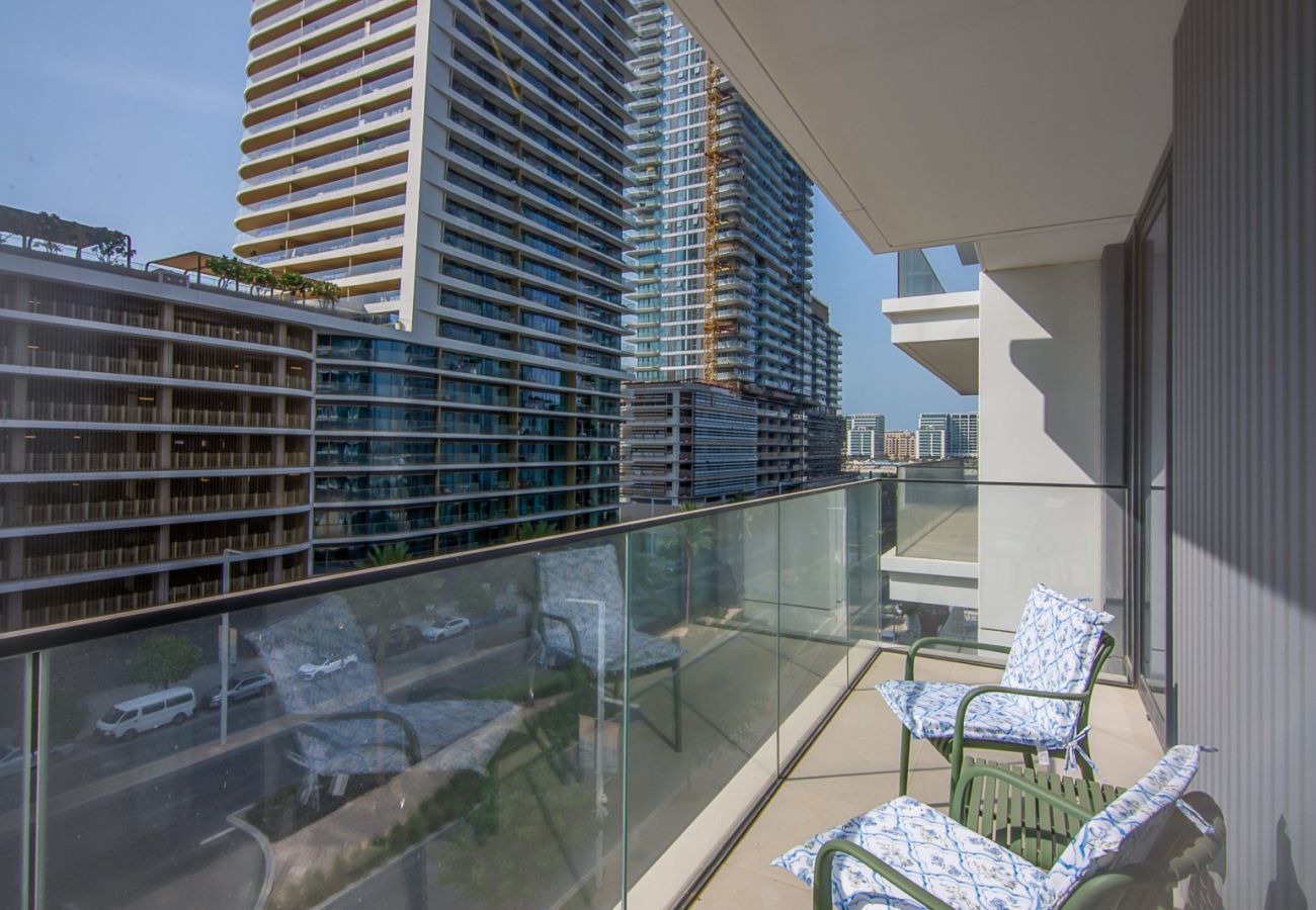 Apartment in Dubai - Elegant 1-Bedroom Apartment | Beach Mansion Tower 2 | Emaar Beachfront