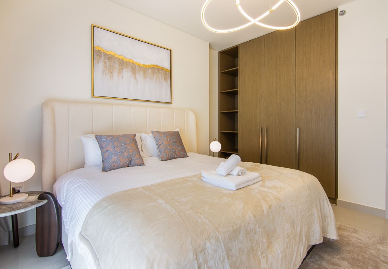Apartment in Dubai - Elegant 1-Bedroom Apartment | Beach Mansion Tower 2 | Emaar Beachfront