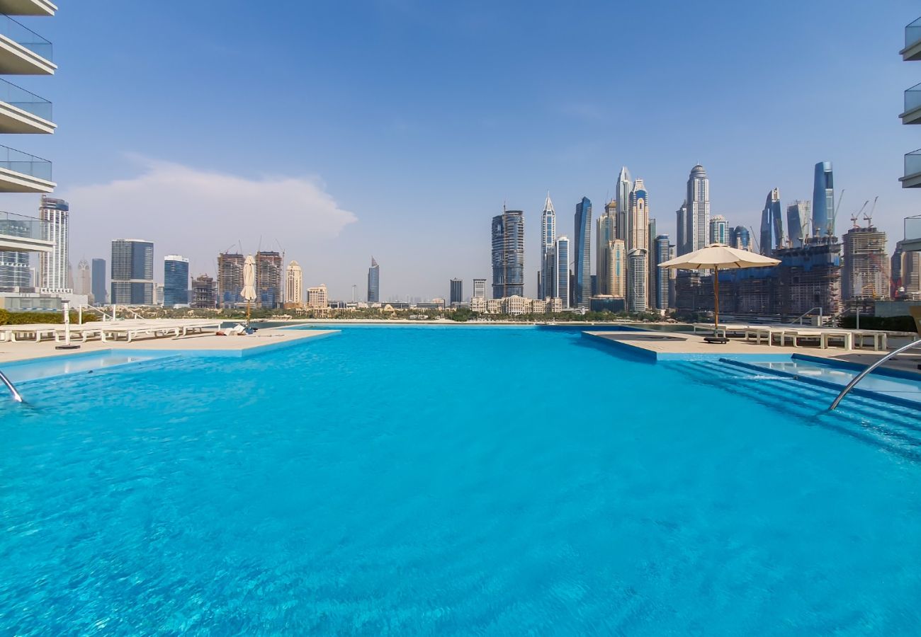 Apartment in Dubai - Elegant 1-Bedroom Apartment | Beach Mansion Tower 2 | Emaar Beachfront