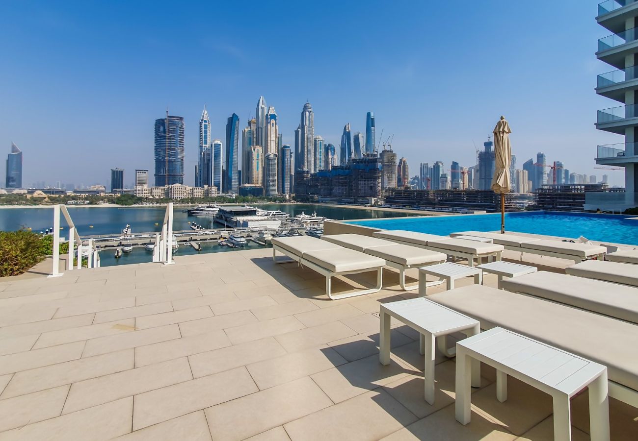 Apartment in Dubai - Elegant 1-Bedroom Apartment | Beach Mansion Tower 2 | Emaar Beachfront