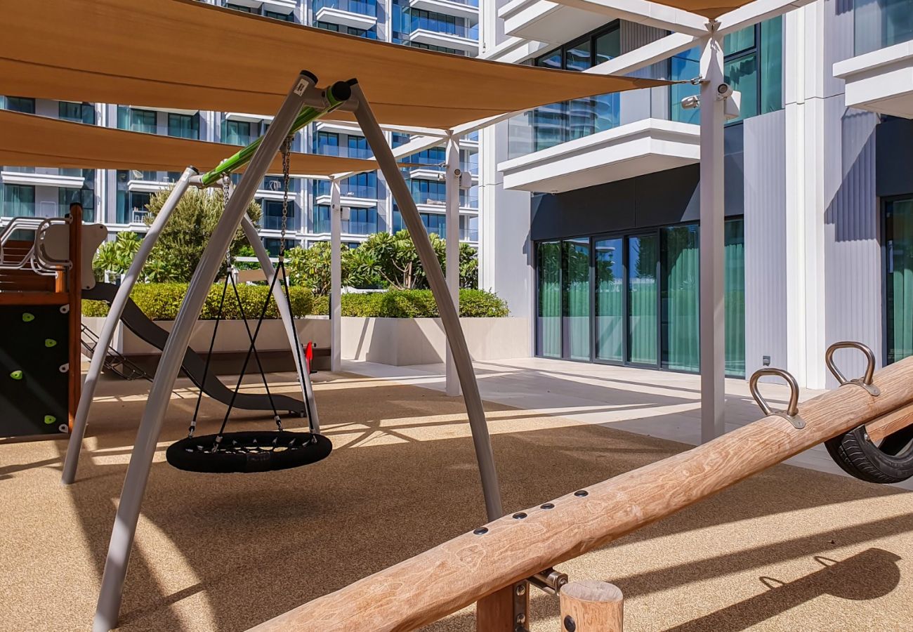Apartment in Dubai - Elegant 1-Bedroom Apartment | Beach Mansion Tower 2 | Emaar Beachfront